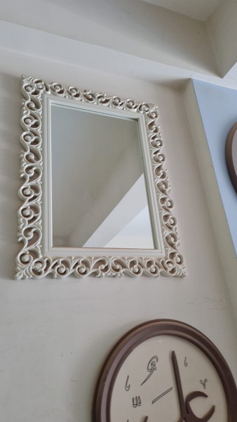 Dekoratif Dik Beyaz Ayna